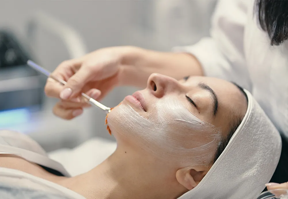 Medical grade Red Carpet Facial treatment for instant skin hydration and radiance 1000x692